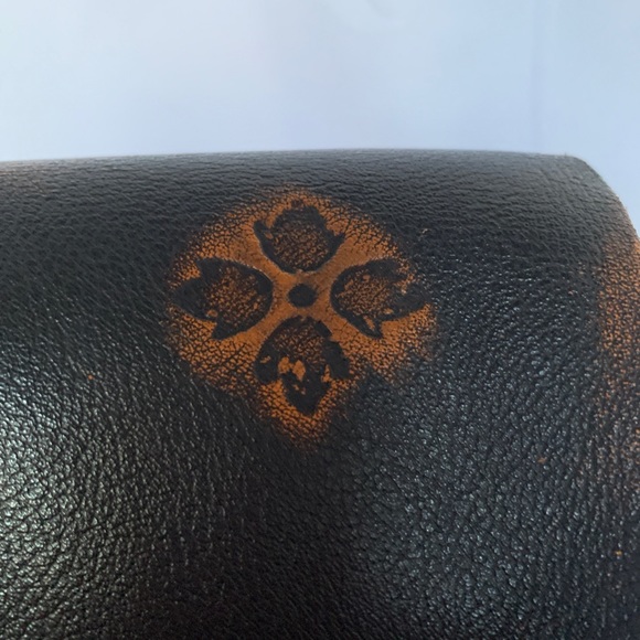 Patricia Nash Leather Venezia Pouch with Crossbody - Picture 3 of 11